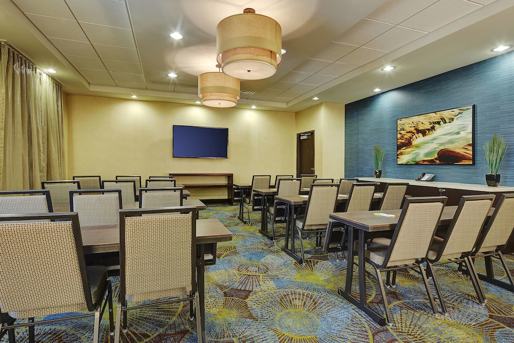 Fairfield Inn & Suites San Diego Carlsbad 37/40