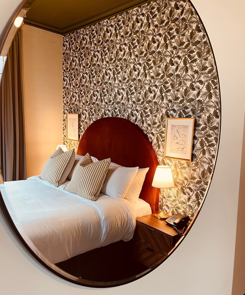 Pilgrim Hotel 20/50