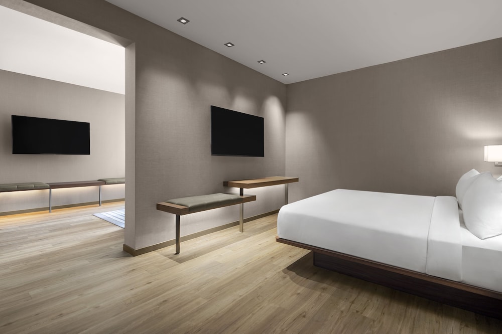 AC Hotel by Marriott Lansing University Area 17/49