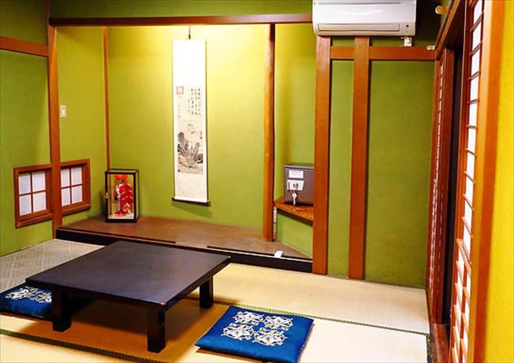 Karasawa Inn 5/63