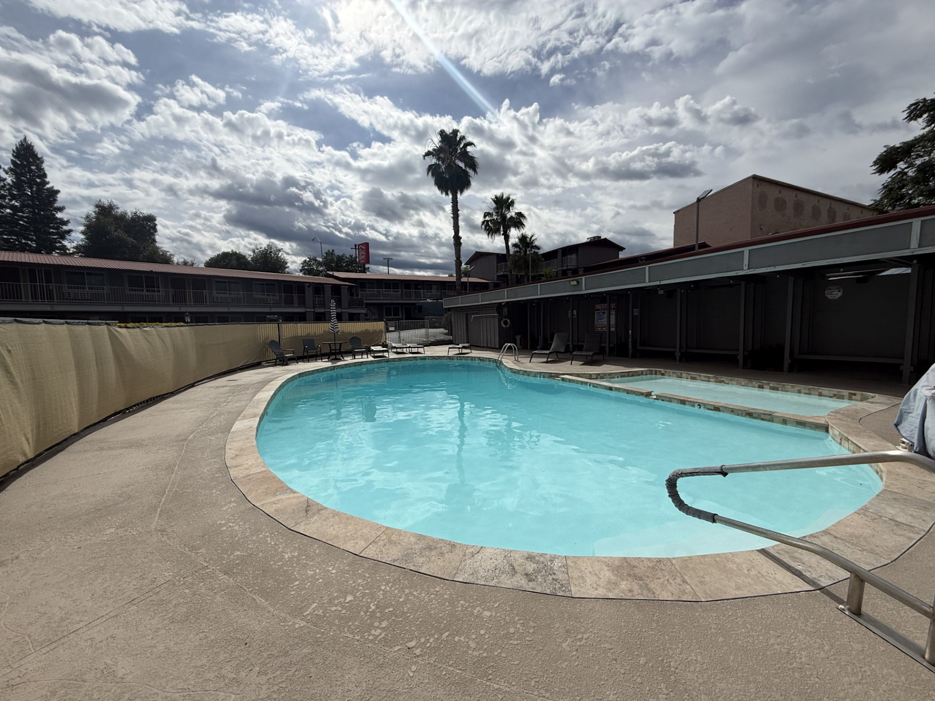 Red Roof Inn Redding (ex Ponderosa Inn) 25/26