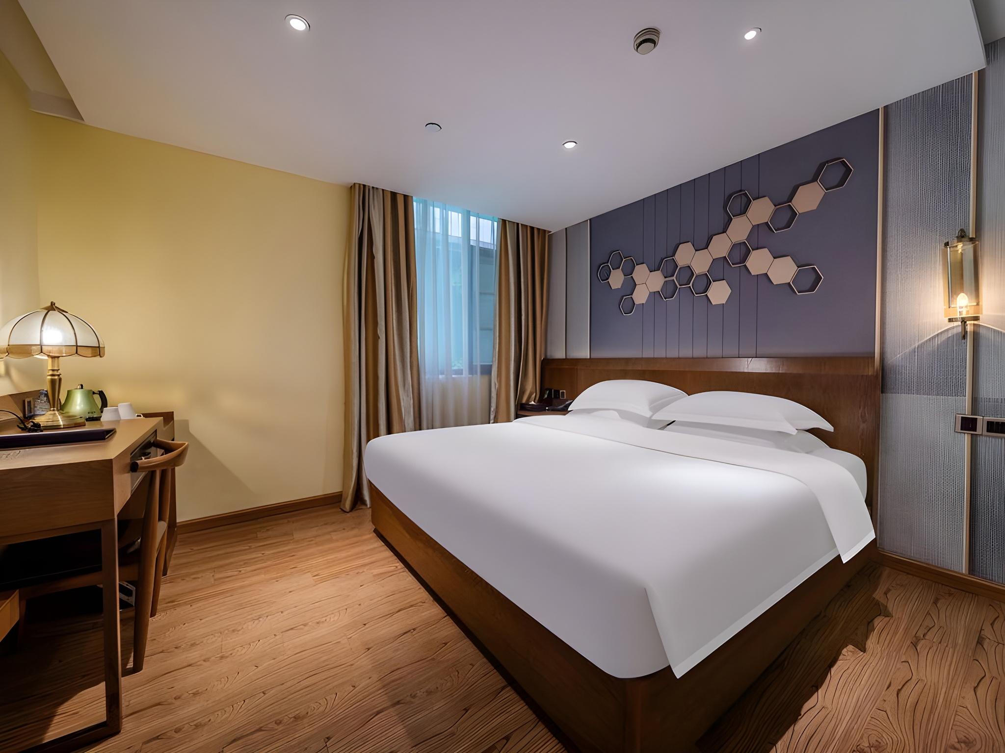 Special, Queen Bed
