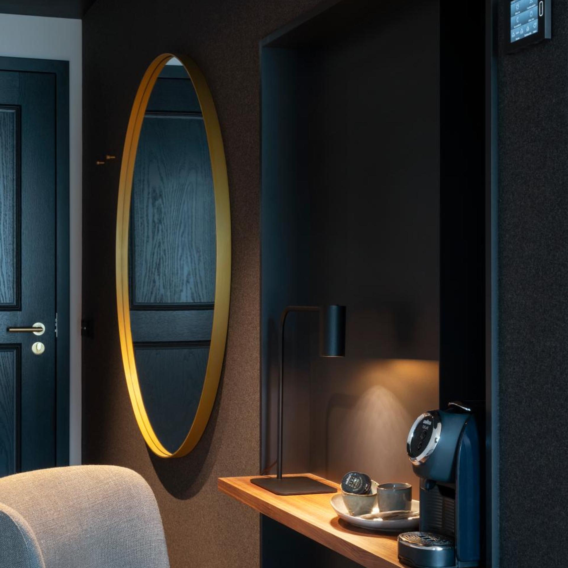 Legend Hotel 27/50