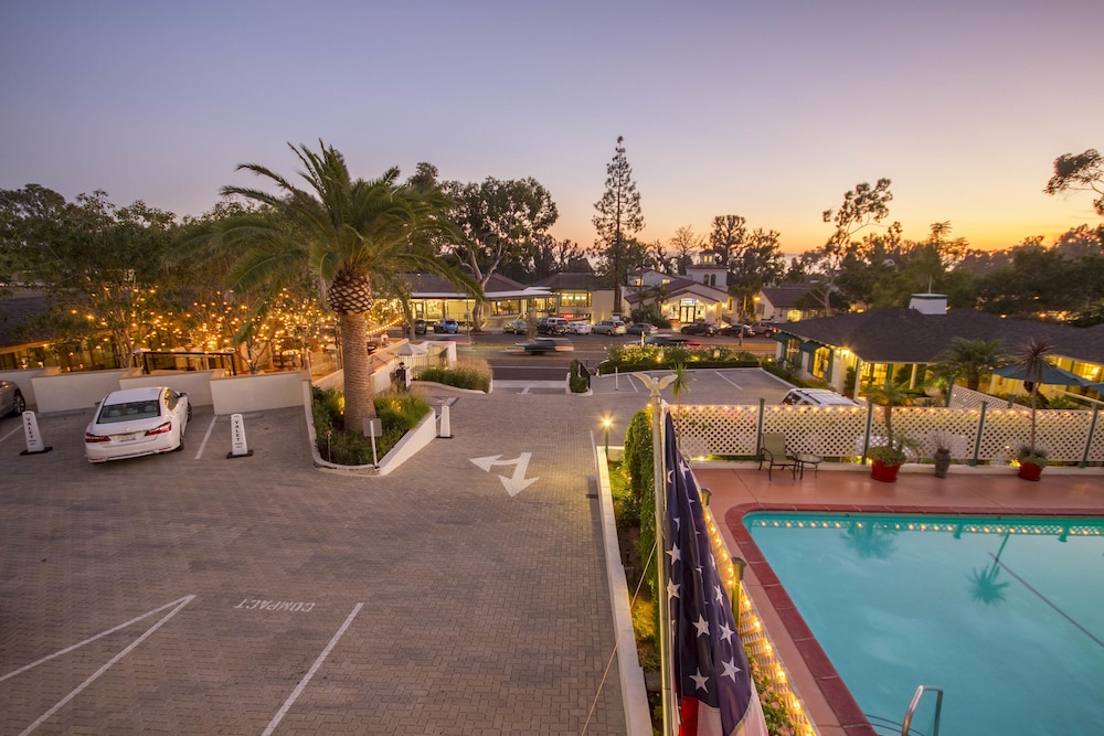 Coast Village Inn - Santa Barbara 8/60
