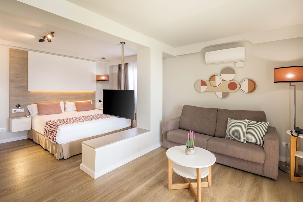Hotel LIVVO Anamar Suites 28/65