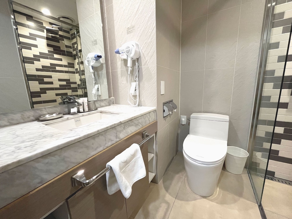 Business, Double Bed, No Window, Mohenic Hotel Seoul Myeongdong 8/10