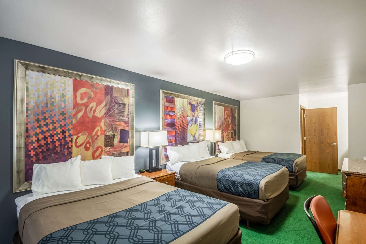 Econo Lodge Waupaca 13/35