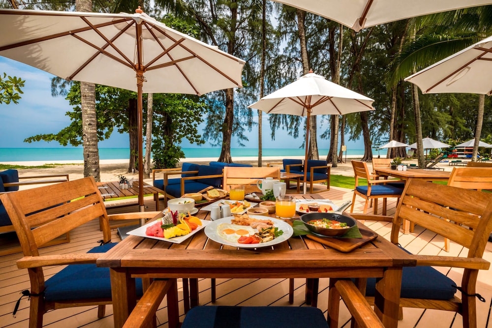 Outrigger Khao Lak Beach Resort 35/50