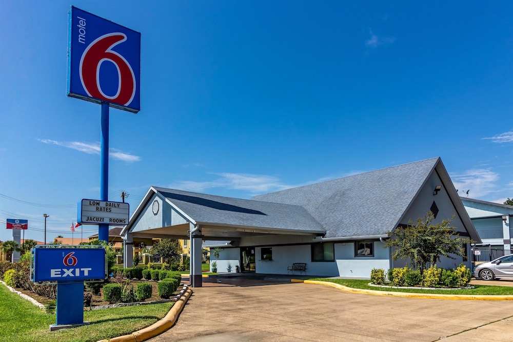 Motel6 Alvin, TX 39/52