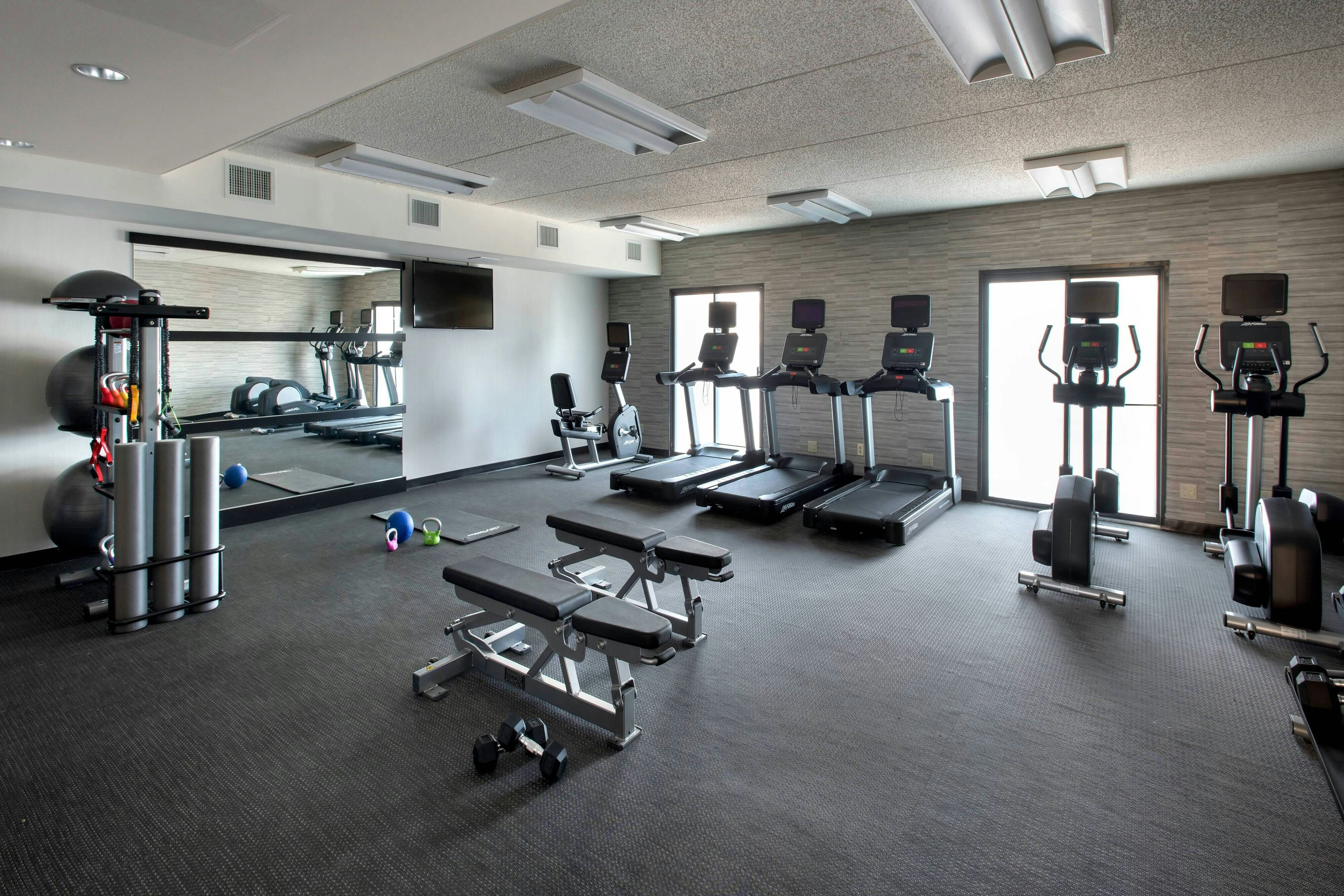 Courtyard By Marriott Rockville 3/25