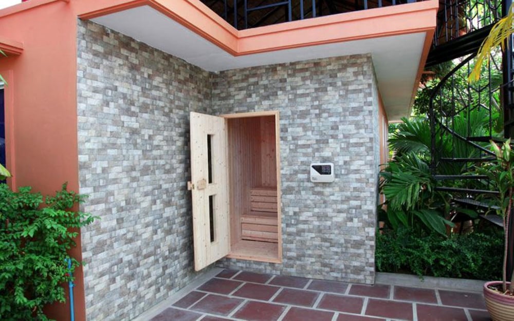 Delux Villa 4/48