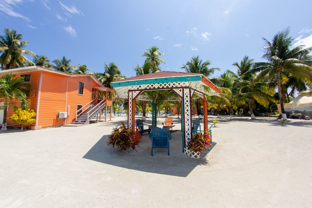 Blue Marlin Beach Resort 33/51