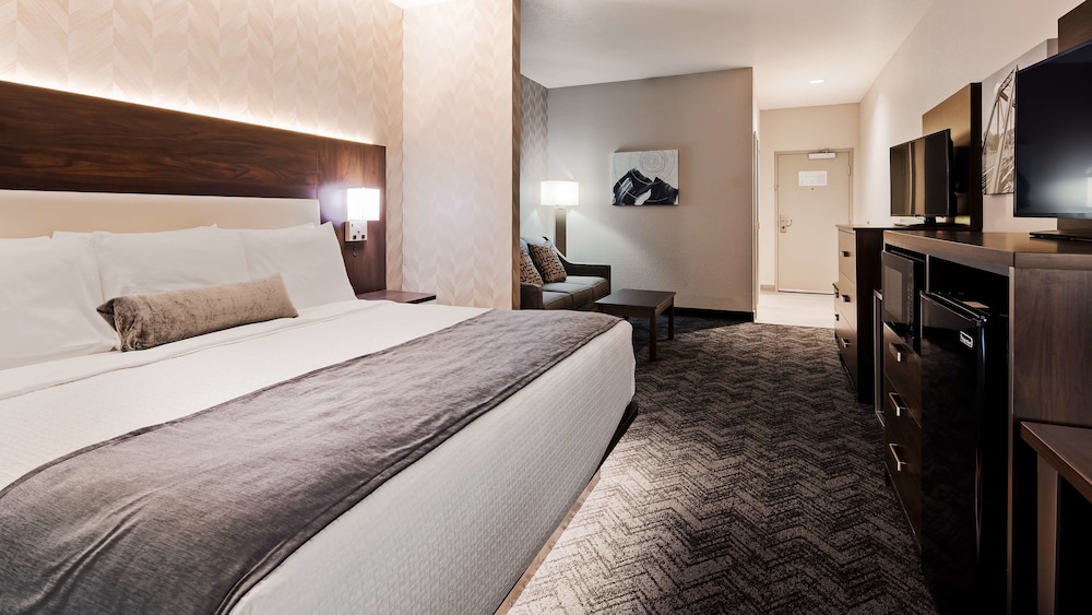 Best Western Plus Parkside Inn & Suites 12/39