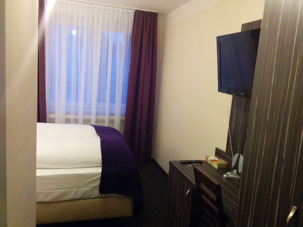 Hotel Famosa 25/32