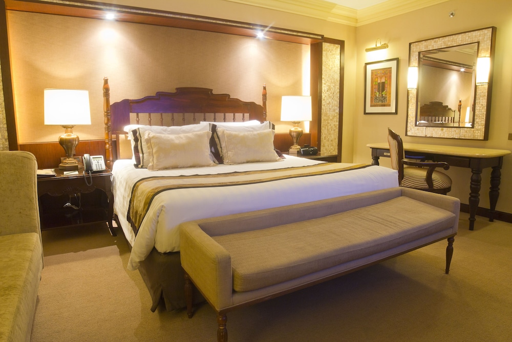 The Manila Hotel 5/25