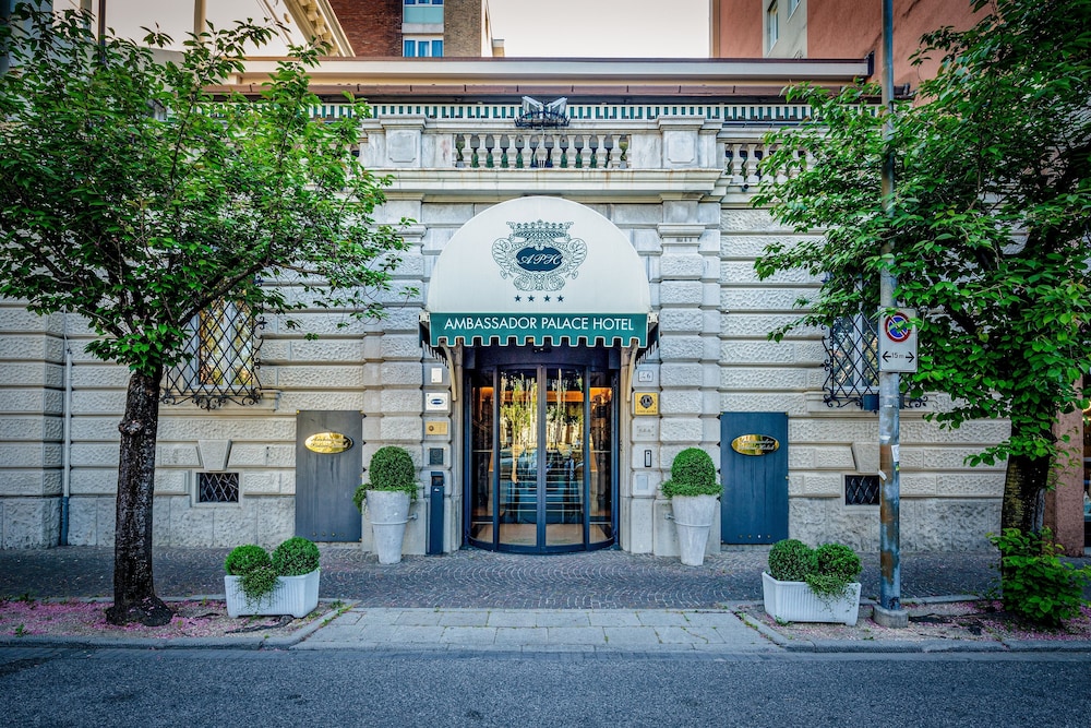 Ambassador Palace 1/50