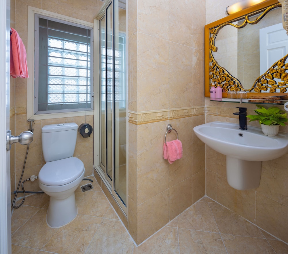 Hoang Thanh Thuy Hotel 1 73/77