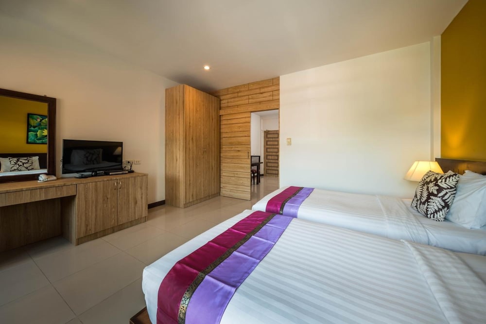Kamala Beachfront Apartment 31/70