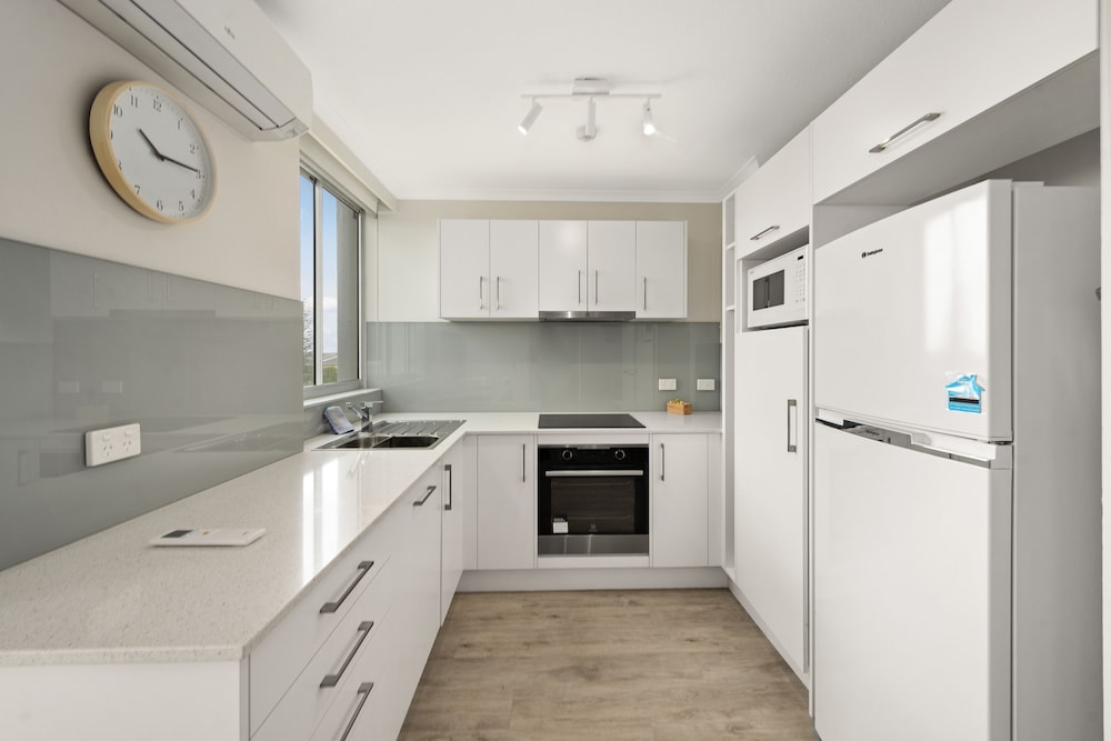 Sandpiper Apartments 28/71