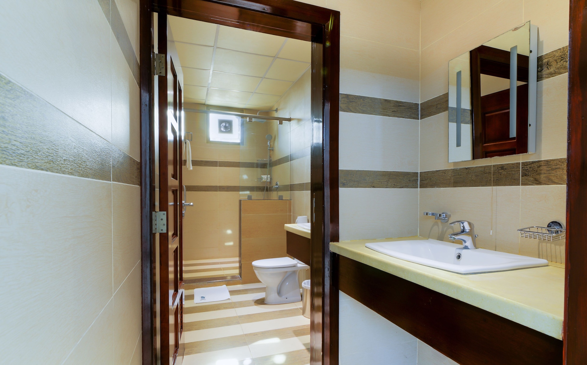 Studio, Queen Bed, Tanzanite Executive Suites 6/7