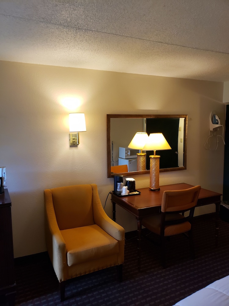 Select Inn Murfreesboro 44/60