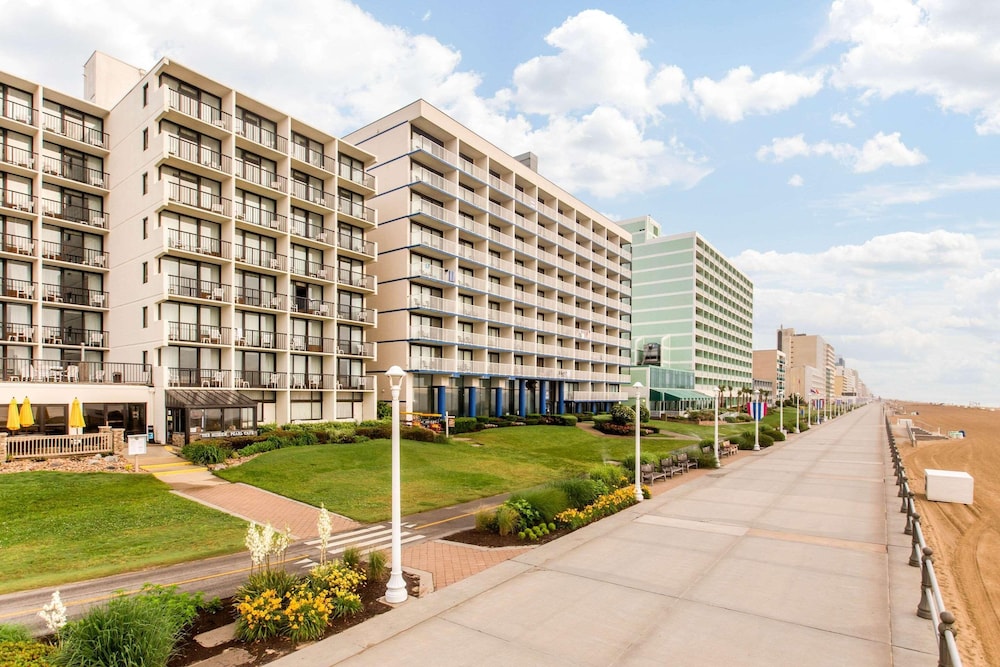 Coastal Hotel and Suites Virginia Beach - Oceanfront 28/29