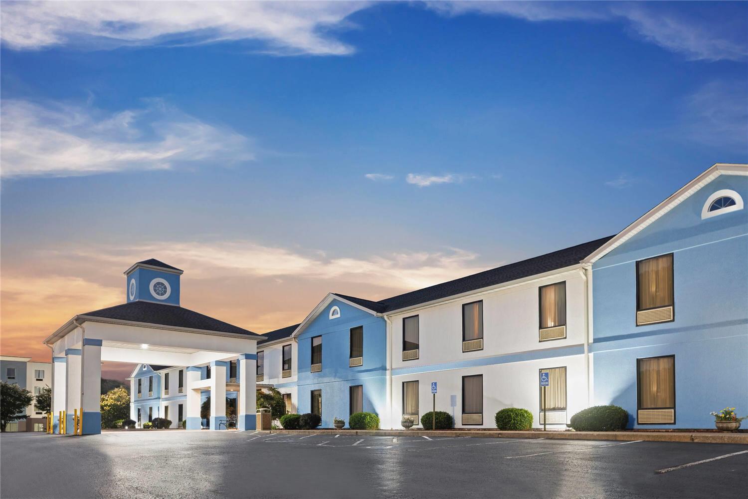 Baymont by Wyndham Madisonville 11/12