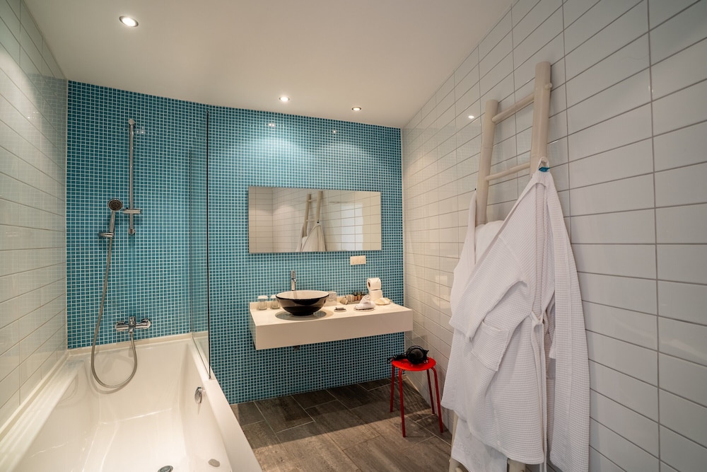 Med Inn Boutique Hotel 54/56