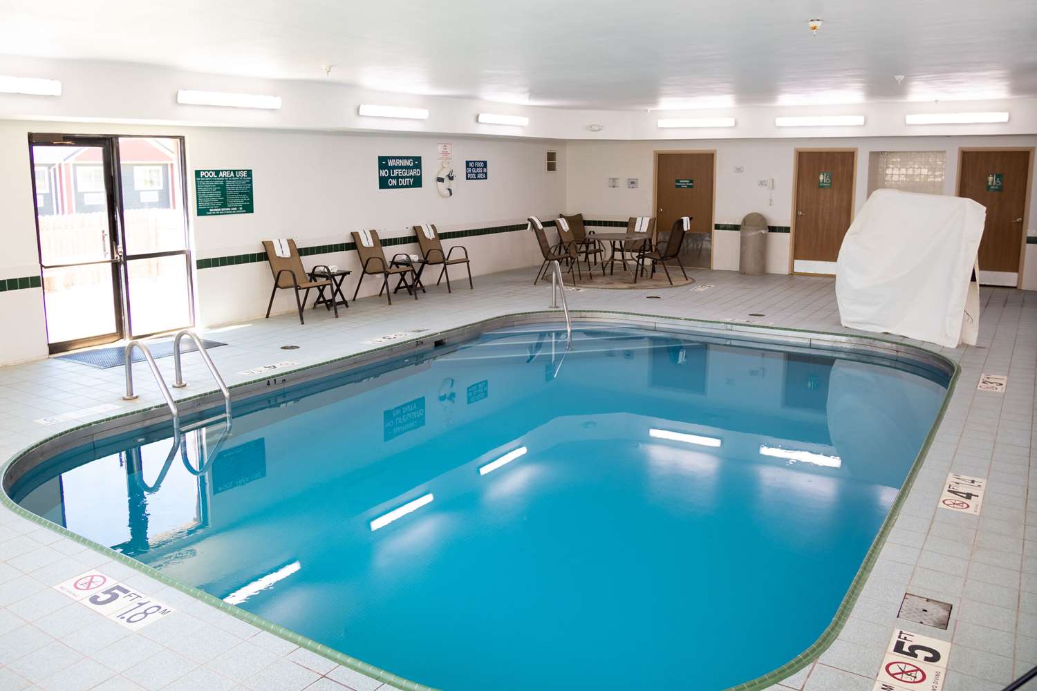 swimming pool spa