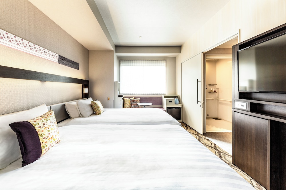 UNIVERSAL, TWIN BEDS