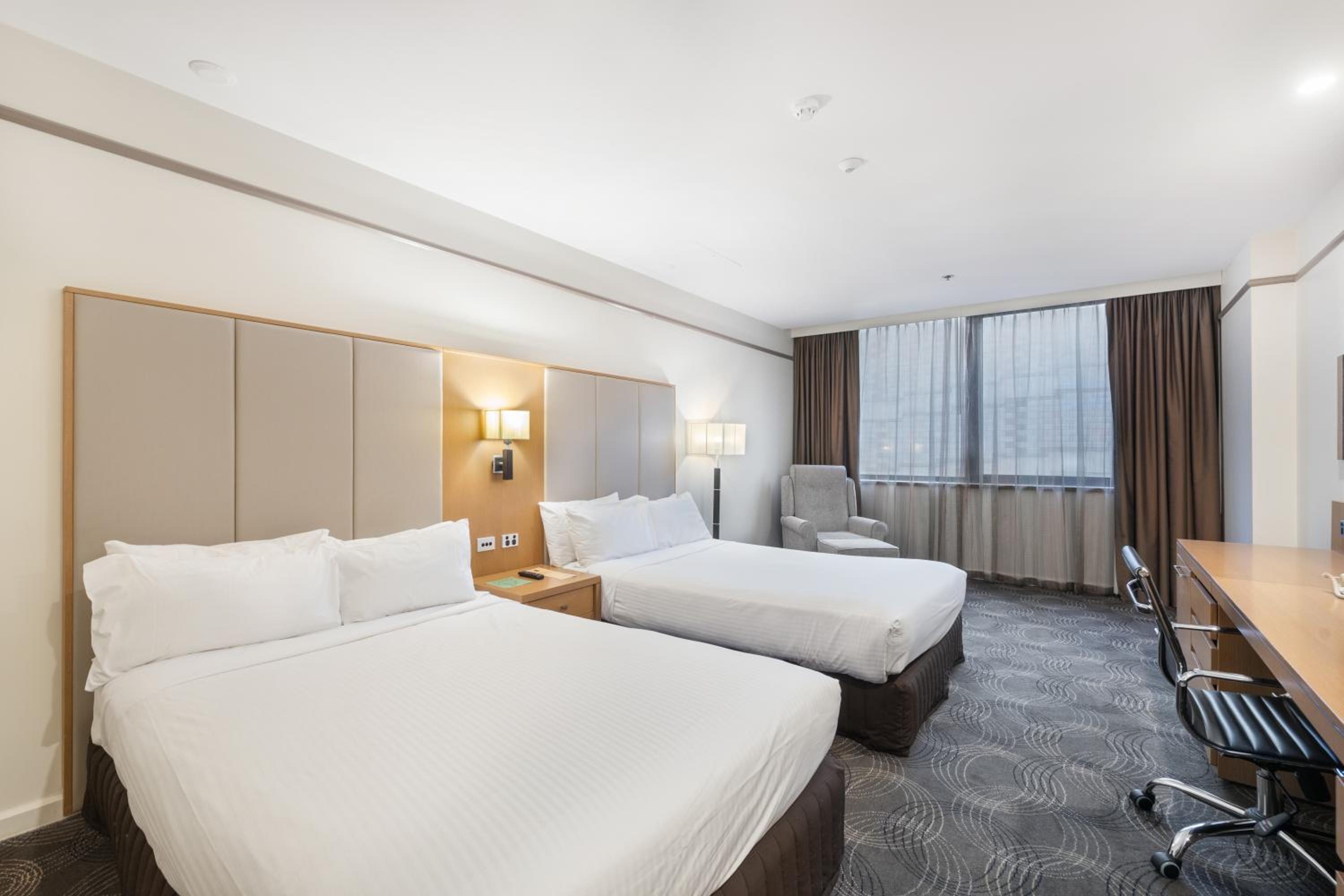 City, Superior, Double or Twin Bed، Stamford Plaza Adelaide 3/9