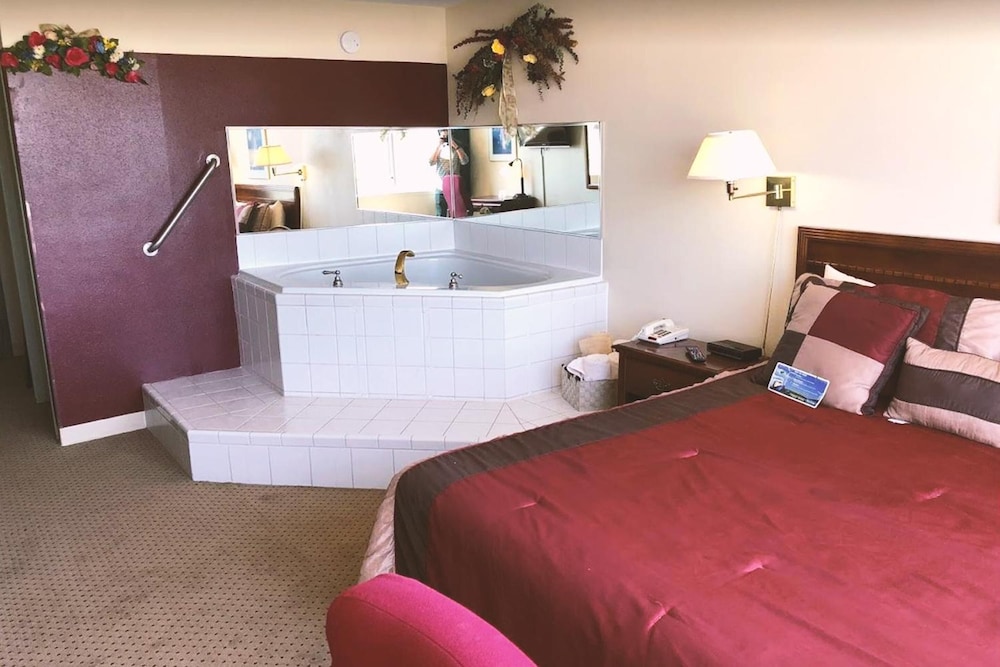Norwood Inn And Suites 10/17