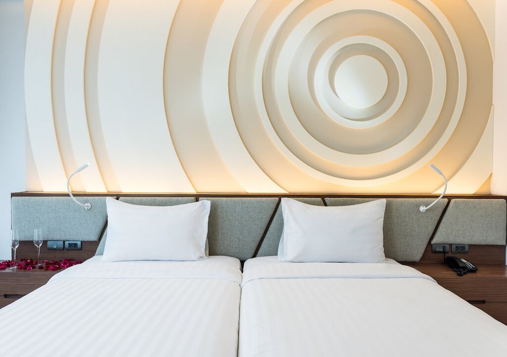STUDIO, TWIN BEDS