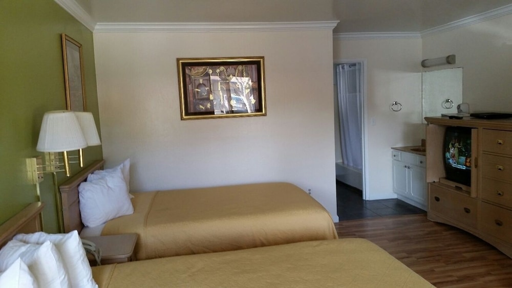 Kelseyville Motel 30/36