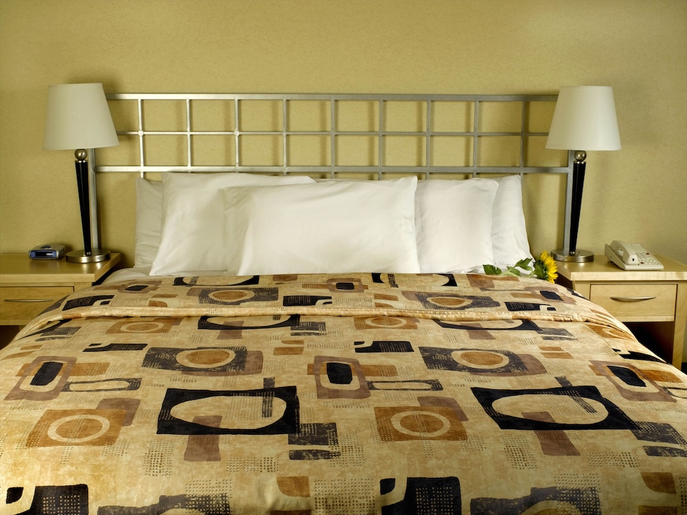 Inn on Broadway(EX. Broadway Manor Inn) 26/37