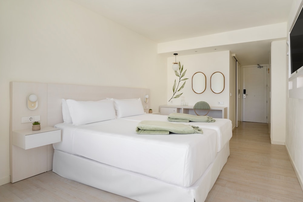 Iberostar Waves Cristina 10/50