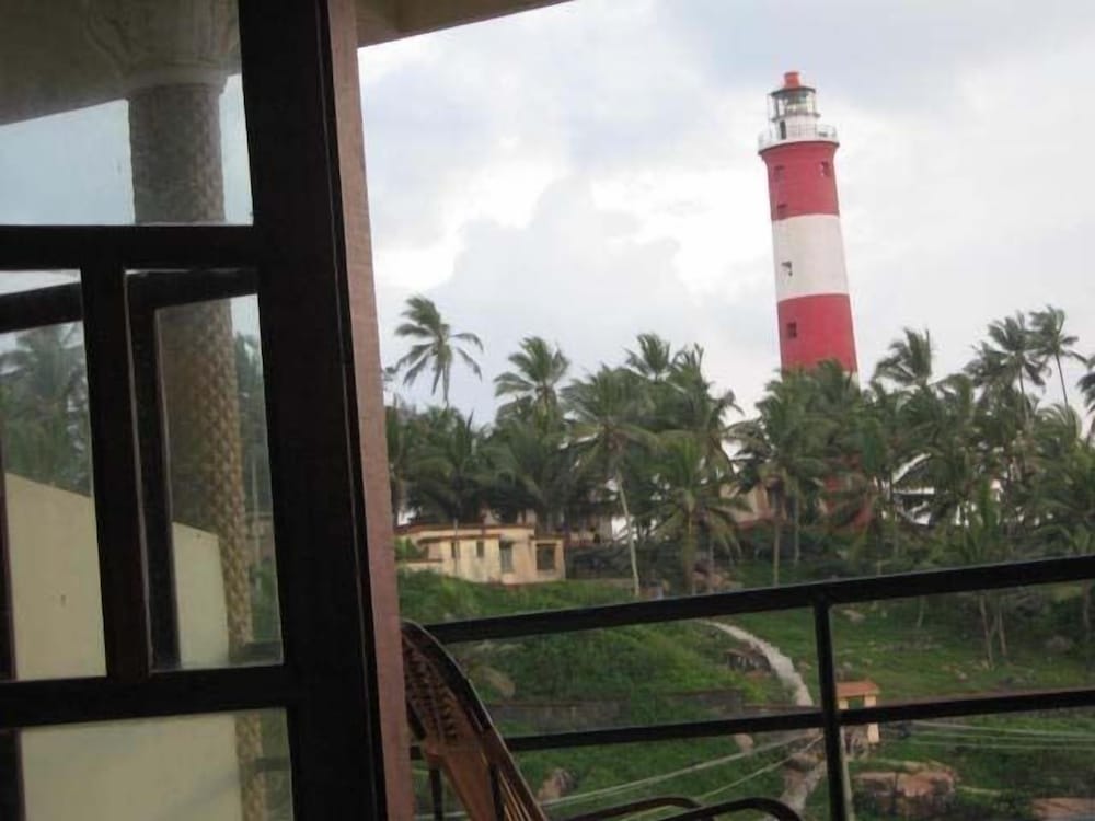 The Ocean Park Beach Resort 43/45