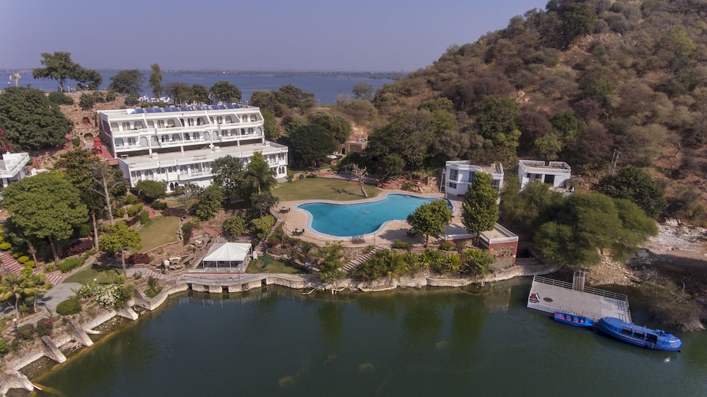 JAISAMAND ISLAND RESORT 5/67