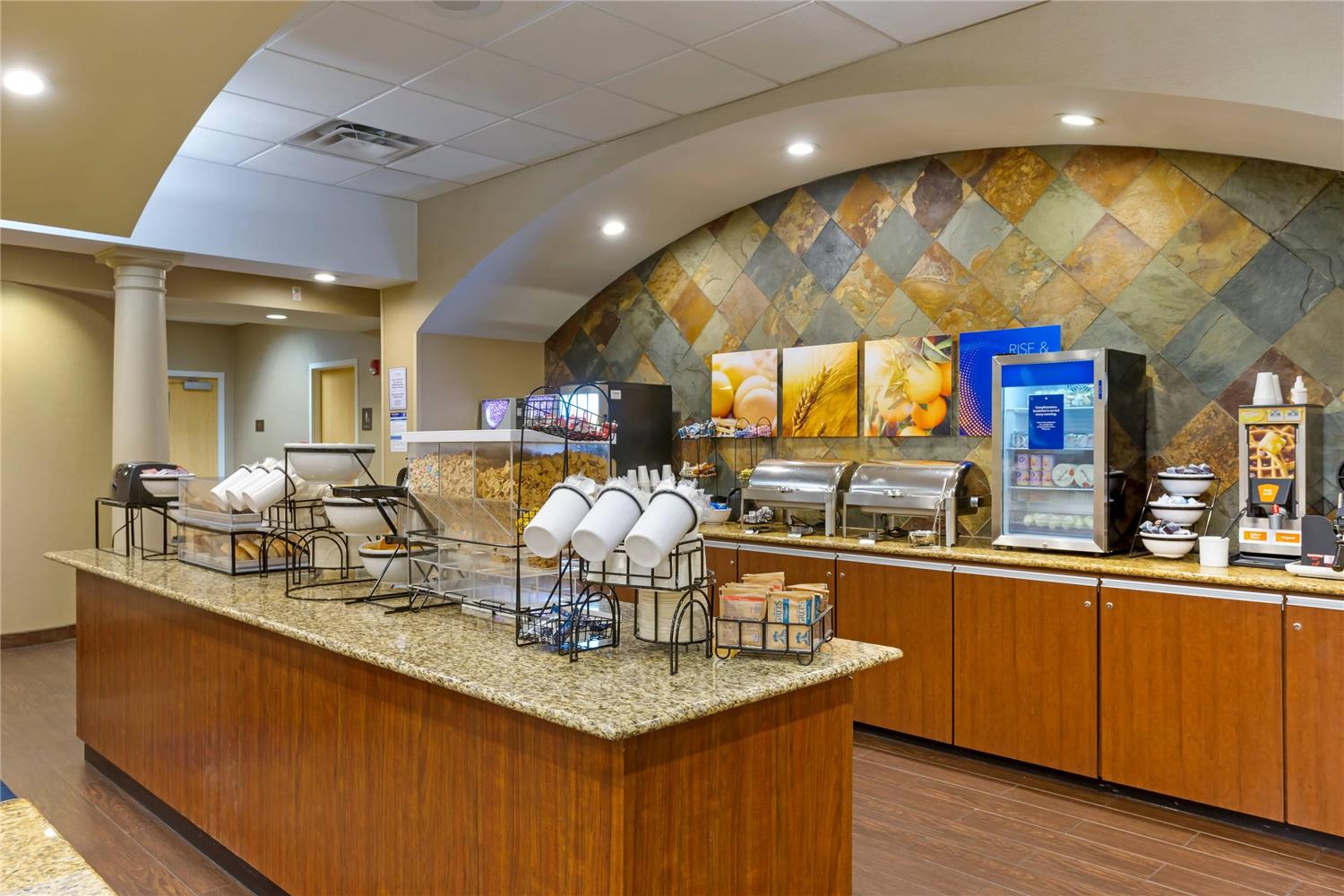 Comfort Inn and Suites Presidential 6/33
