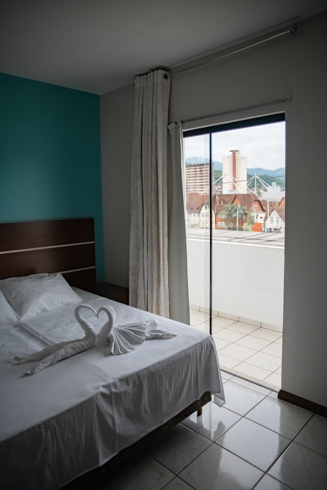 Blu Terrace Hotel 13/24