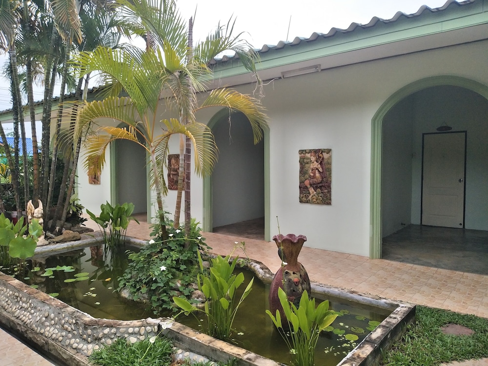 Baan Plubpla Resort 7/24