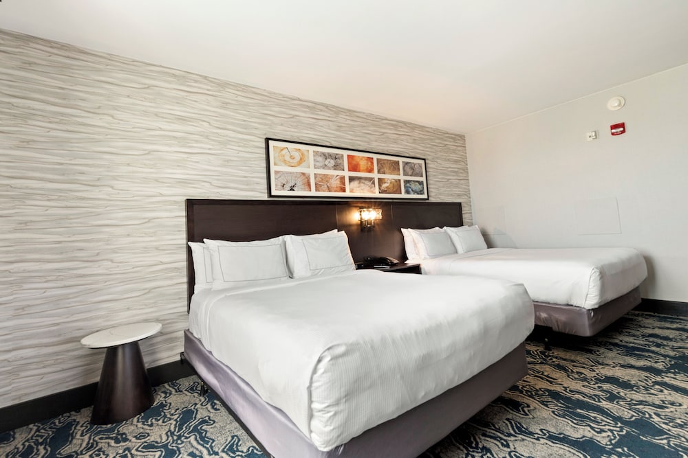 Room, 2 Queen Beds, Golf Course View
