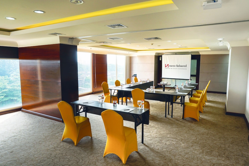 Swiss-Belhotel Serpong 29/37
