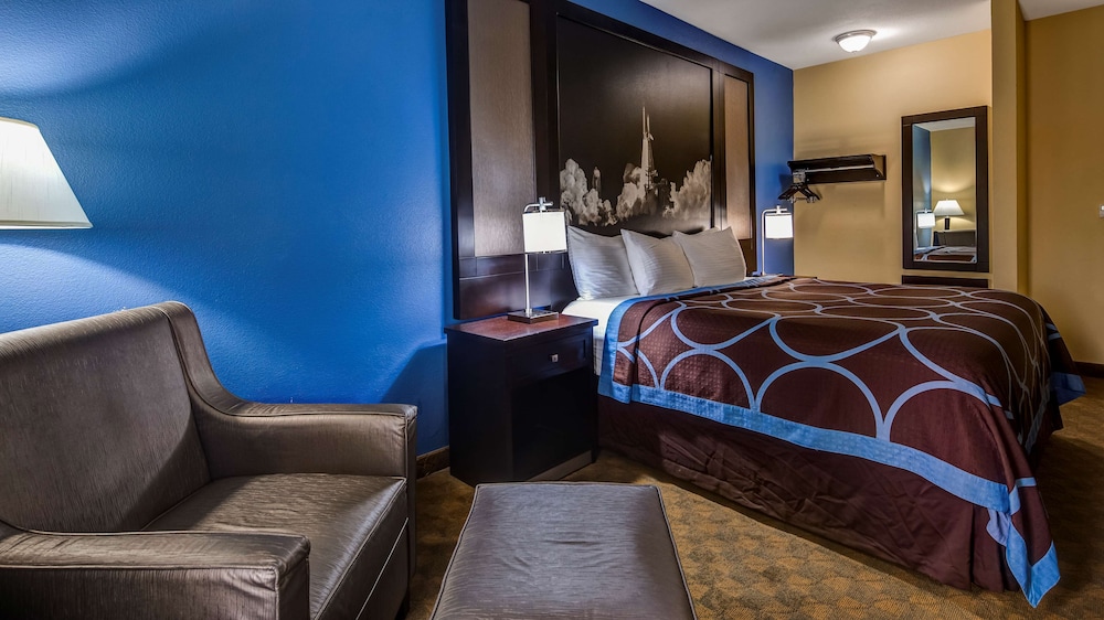SURESTAY PLUS HOTEL BY BEST WESTERN ALVIN 15/36