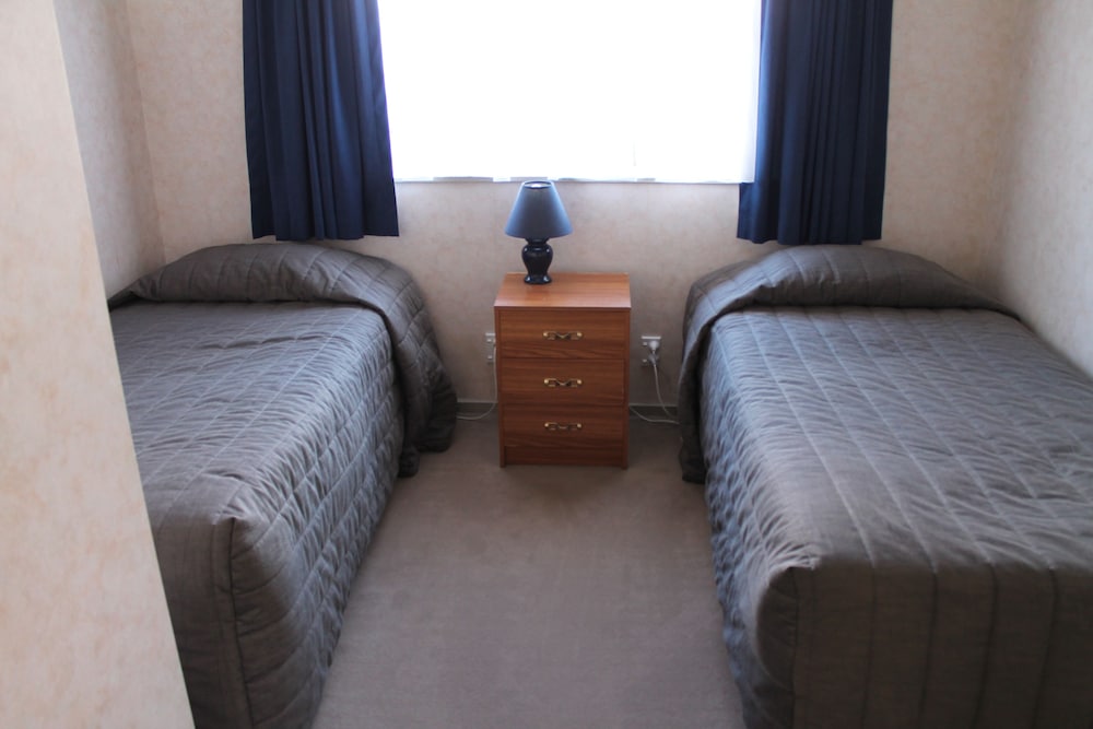 Riverview Motel 13/56