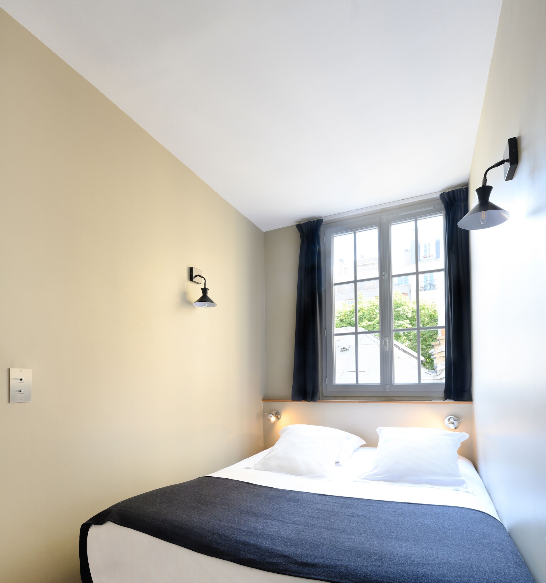 2 BEDROOMS, SUITE