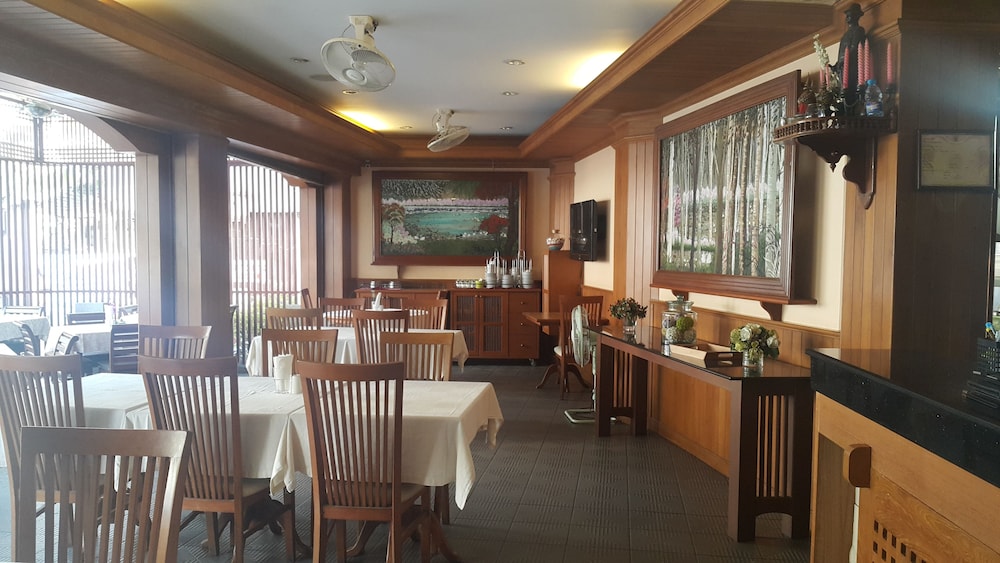 Fresh Inn Hotel 50/64