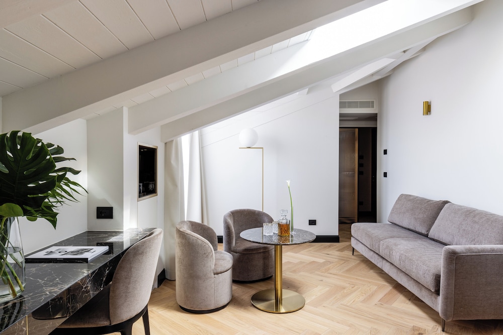Continentale Hotel 40/66
