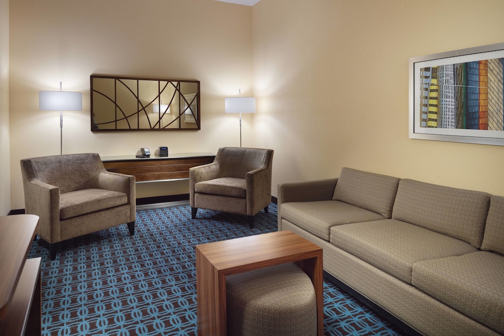 Fairfield Inn And Suites By Marriott Hendersonville Flat Rock 23/27