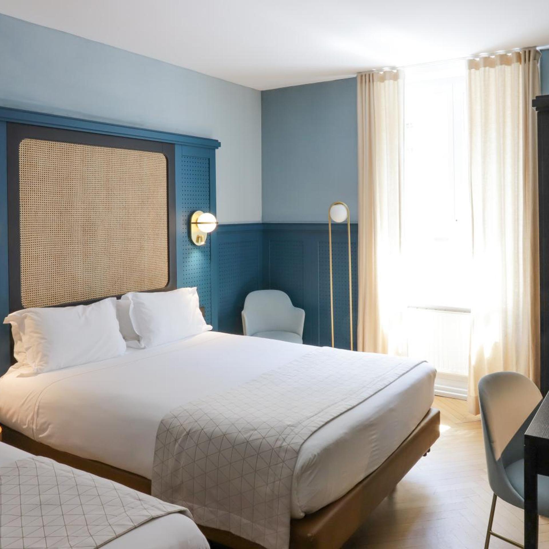 Room, Triple
